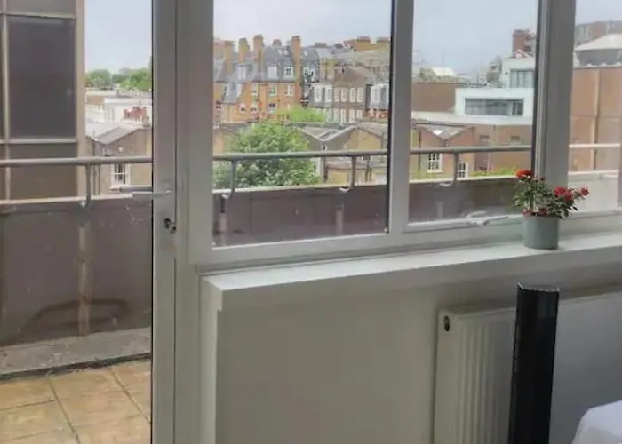 Cavaye House Bed & Breakfast London